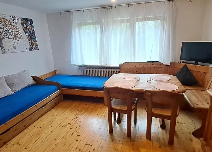 helle Souterrainwohnung nähe Flughafen, Landshut und München 1 bis 5 Personen
