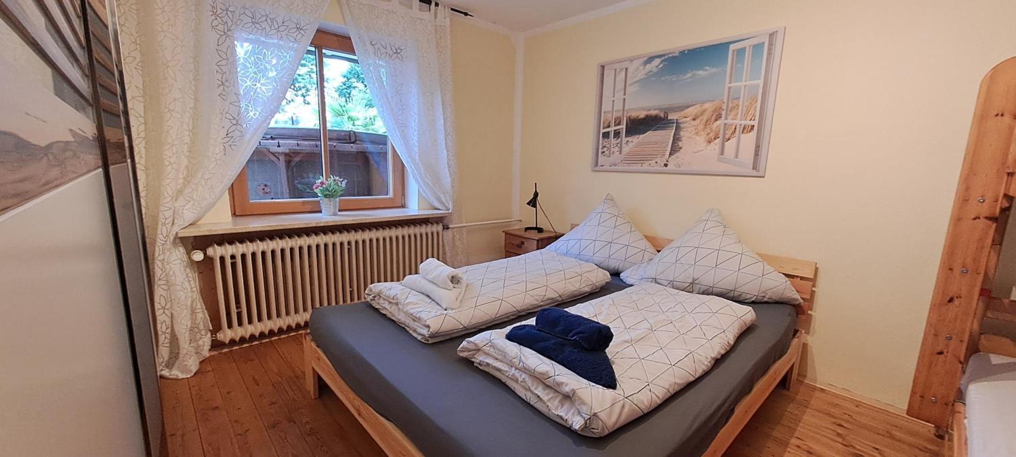 Helle Souterrainwohnung Nähe Flughafen, Landshut Und München 1 Bis 5 Personen Apartment