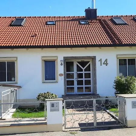 helle Souterrainwohnung nähe Flughafen, Landshut und München 1 bis 5 Personen Bruckberg Exterior foto